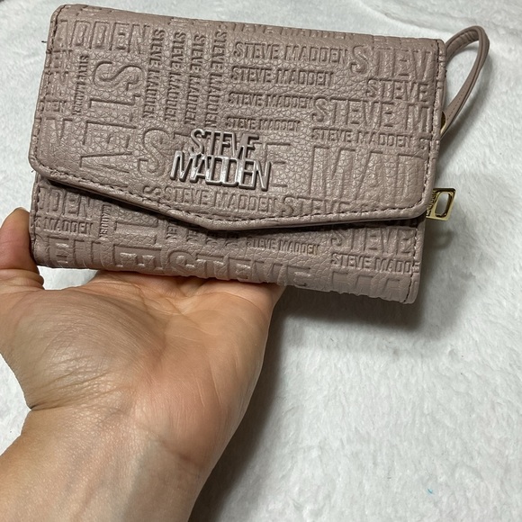 Steve Madden Embossed Logo Wristlet in Blush - Picture 1 of 8